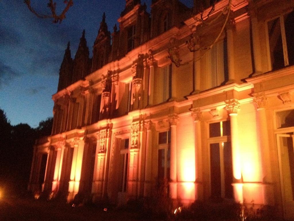 Chateau De La Madeleine Bed & Breakfast Pressagny-lʼOrgeuilleux Eksteriør bilde