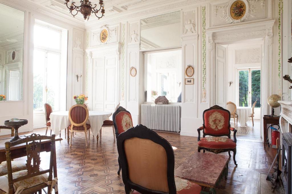 Chateau De La Madeleine Bed & Breakfast Pressagny-lʼOrgeuilleux Eksteriør bilde